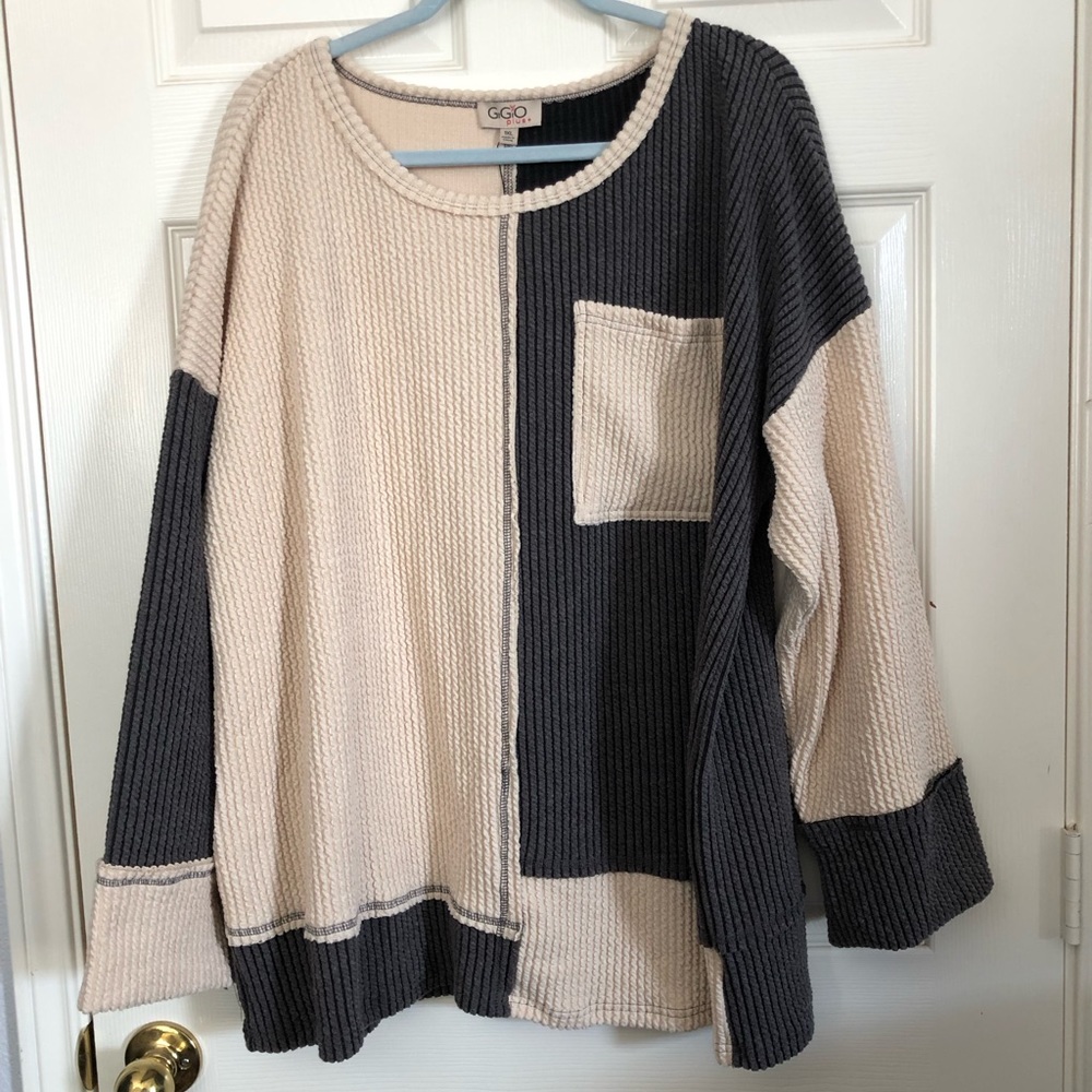 NWT GiGiO 1XL Color-block Top